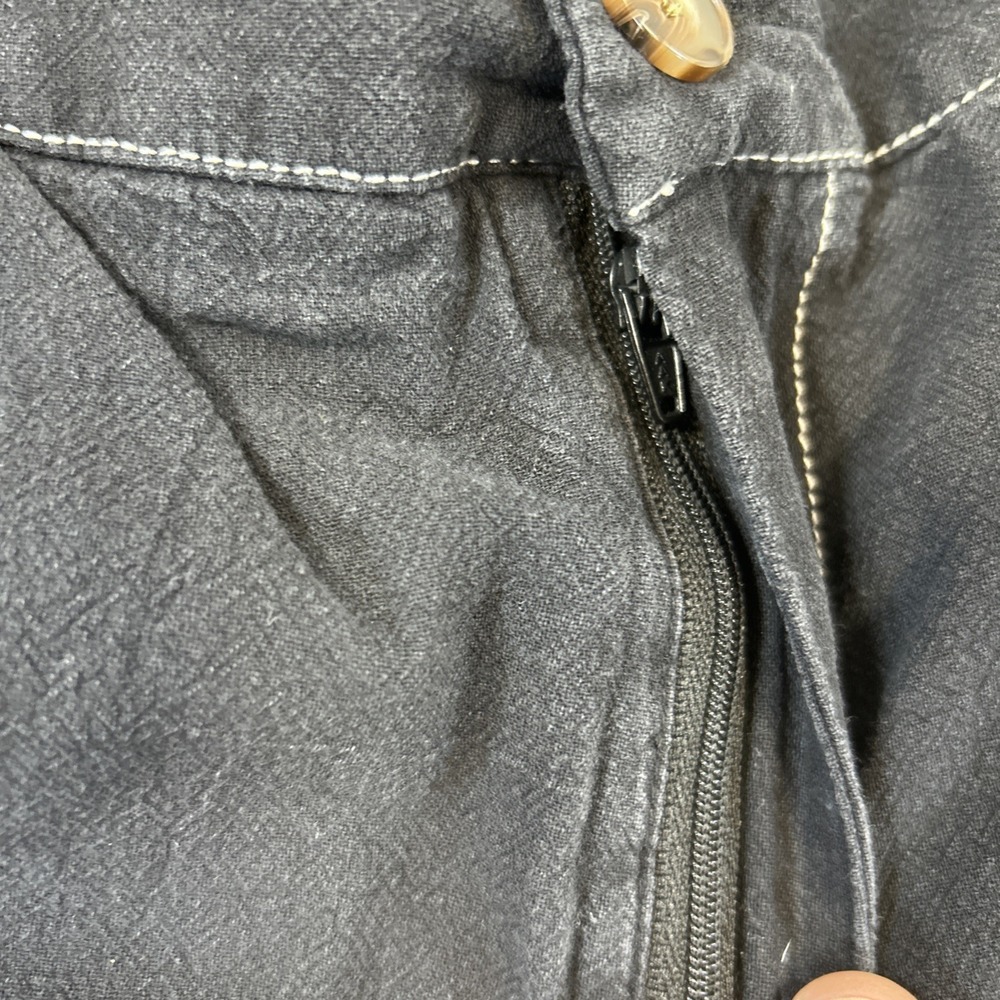 charcoal Shein cargo pants feature contrasting white stitching/ utility pockets - Picture 5 of 13